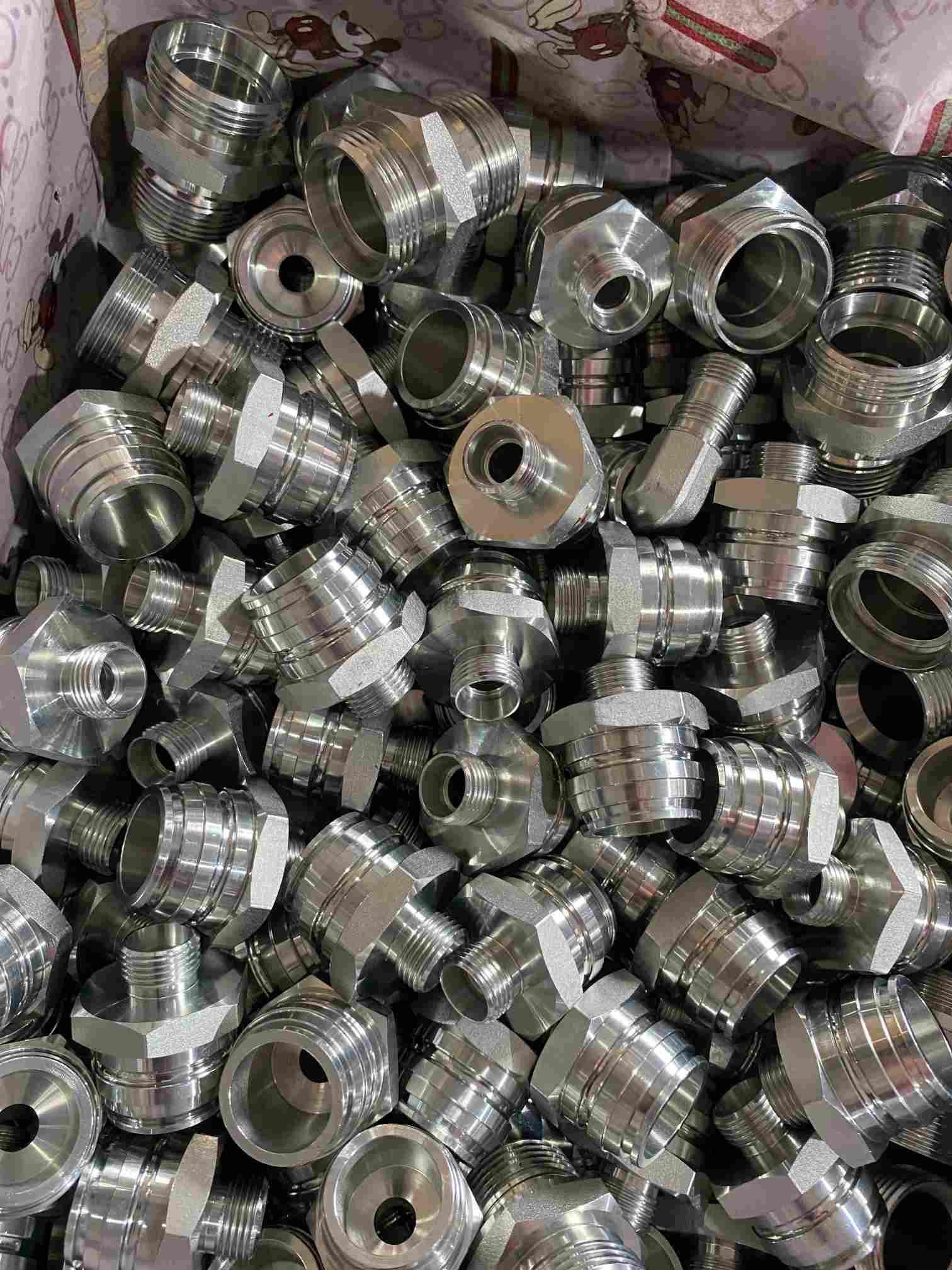 Raccords de tubes à virole : la solution d'étanchéité hautement fiable pour les systèmes de tubes hydrauliques haute pression